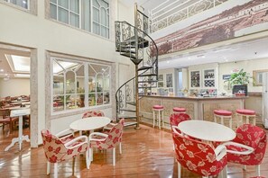 Bar (on property) - Hotel Dan Inn Campinas Cambui By Nacional Inn (Campinas)