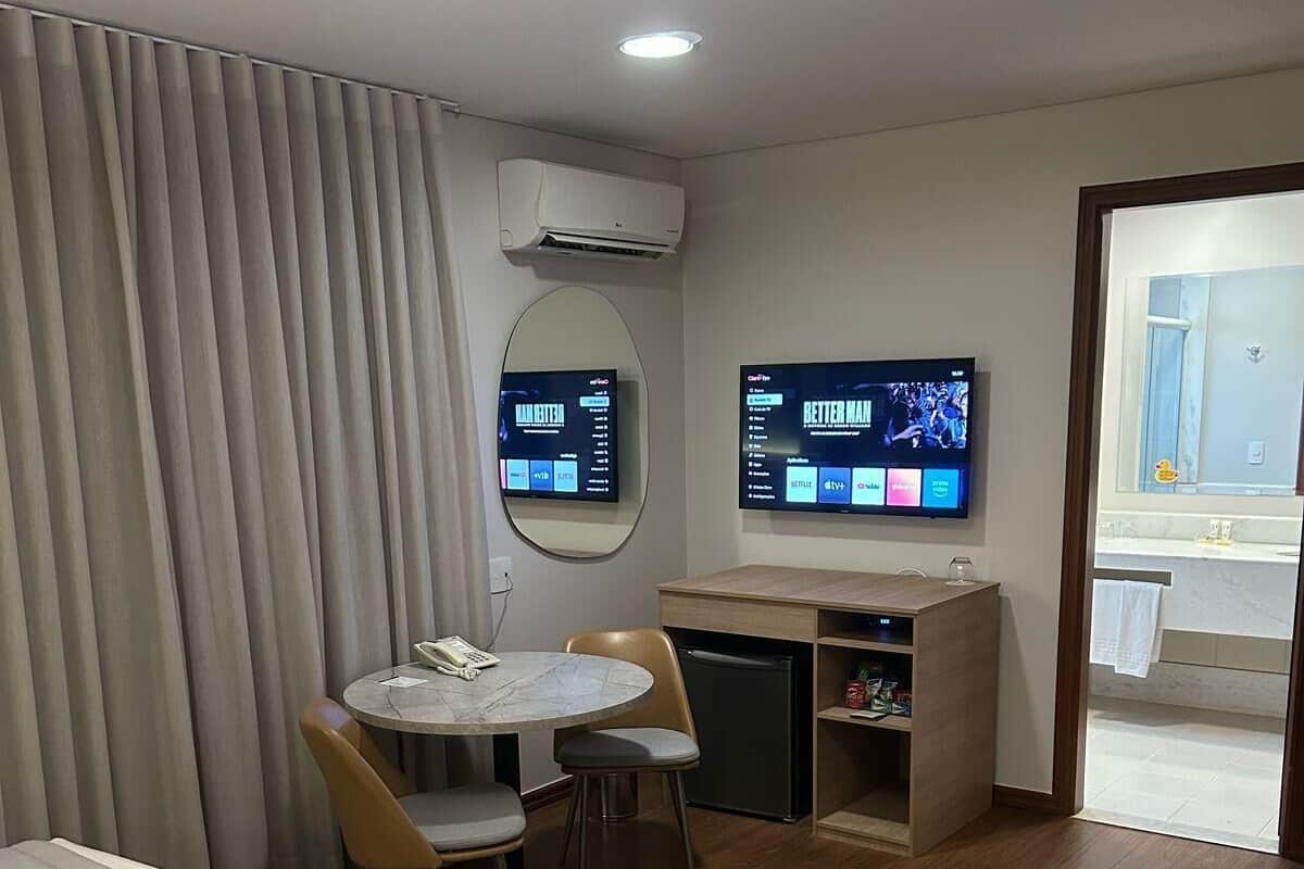 1 slaapkamer, een minibar, een kluis op de kamer, een bureau