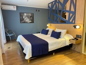 行政套房 | 迷你吧、客房內保險箱、書桌、熨斗/熨衣板