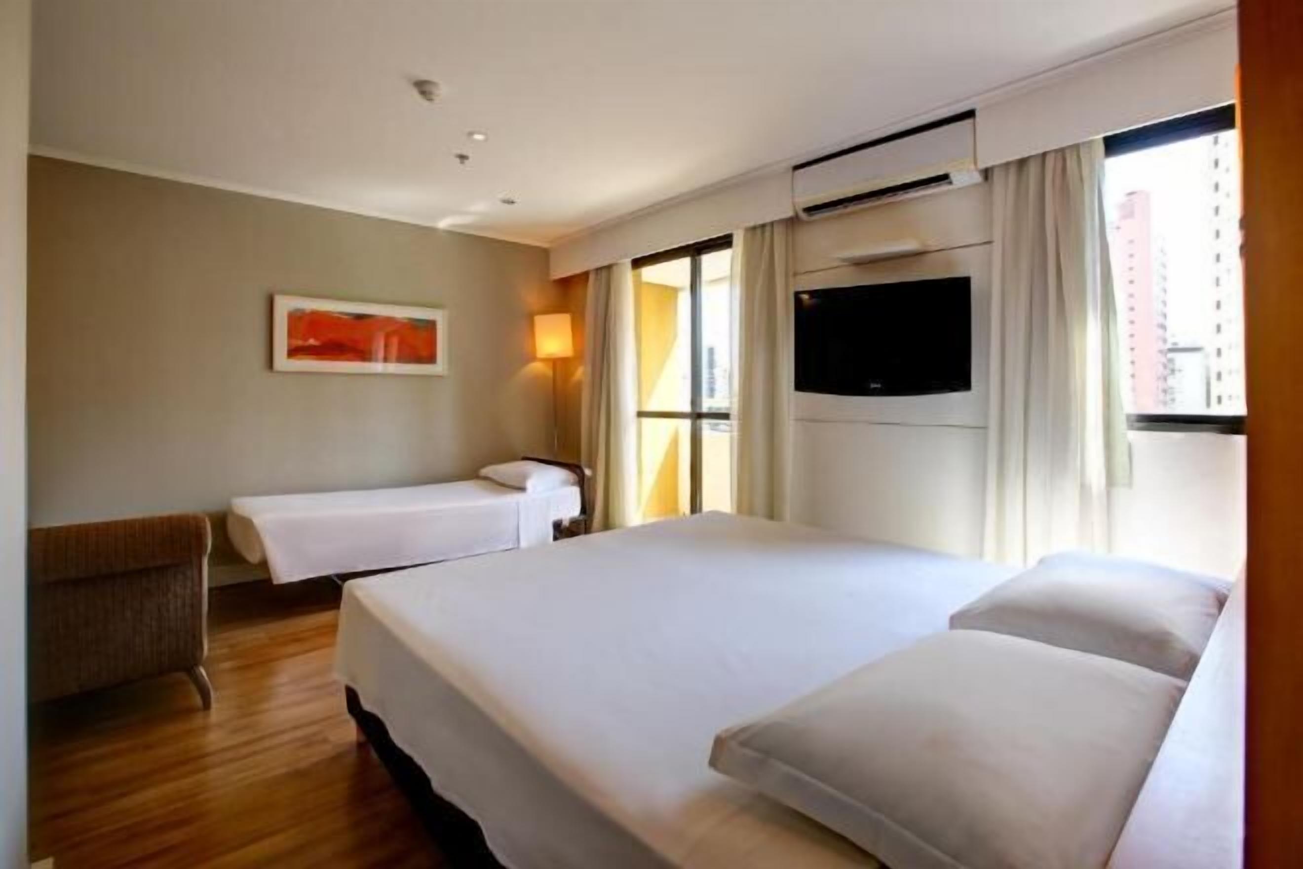 Minibar, in-room safe, desk, iron/ironing board