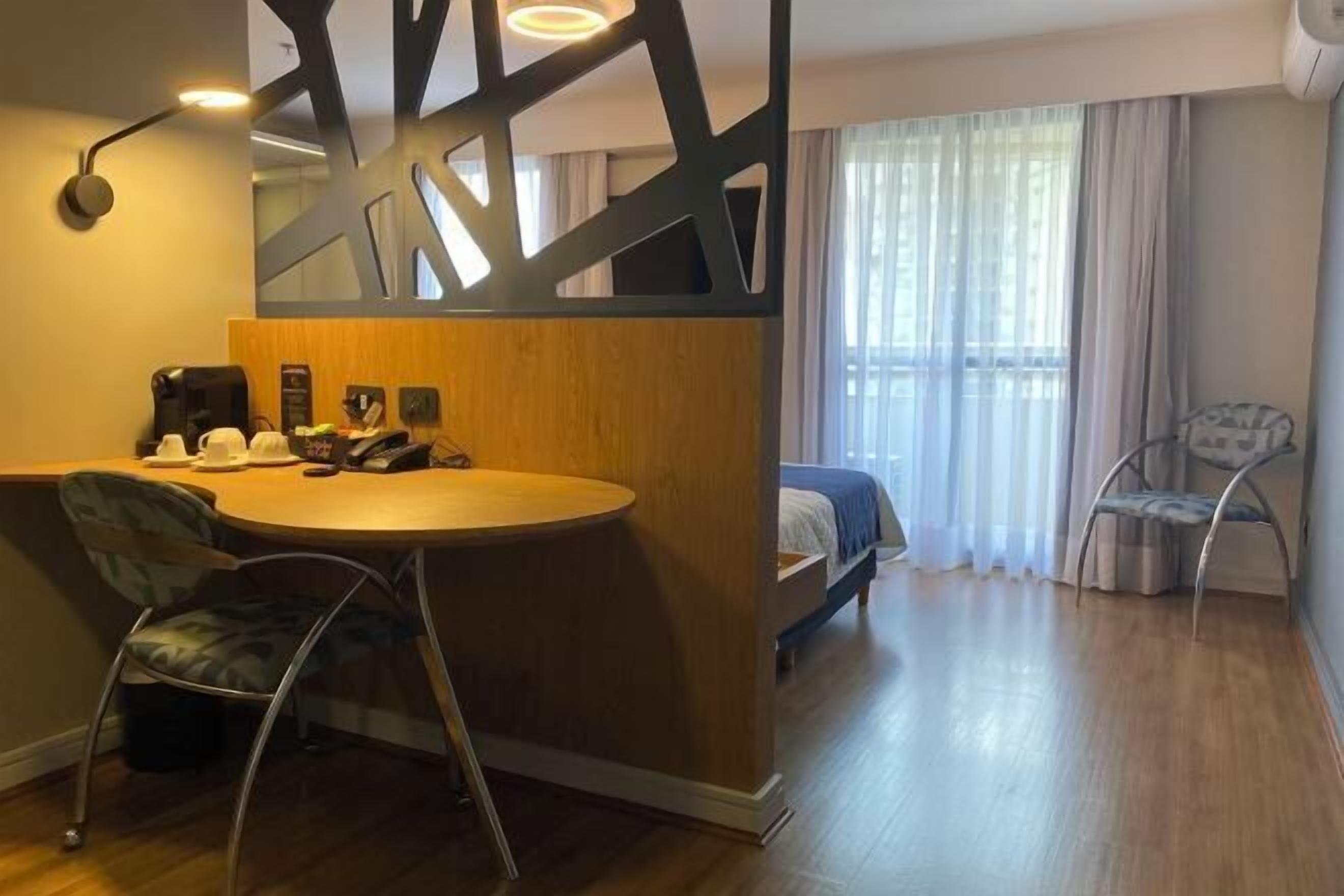 Minibar, in-room safe, desk, iron/ironing board