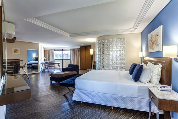 Premium Suite, 1 Queen Bed