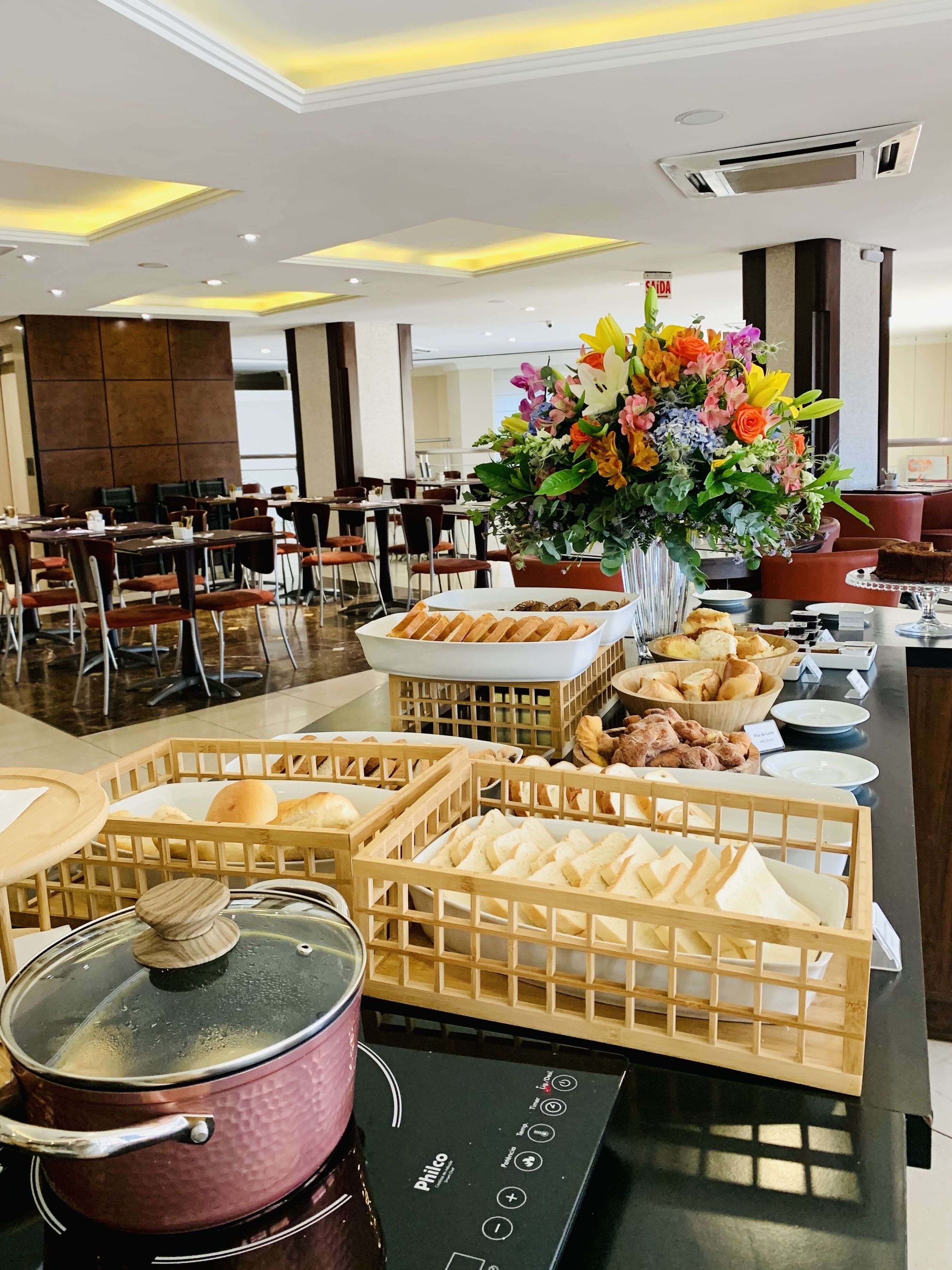Bao gồm bữa sáng buffet hàng ngày 