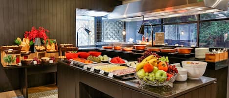 Tägliches inbegriffenes Frühstücksbuffet