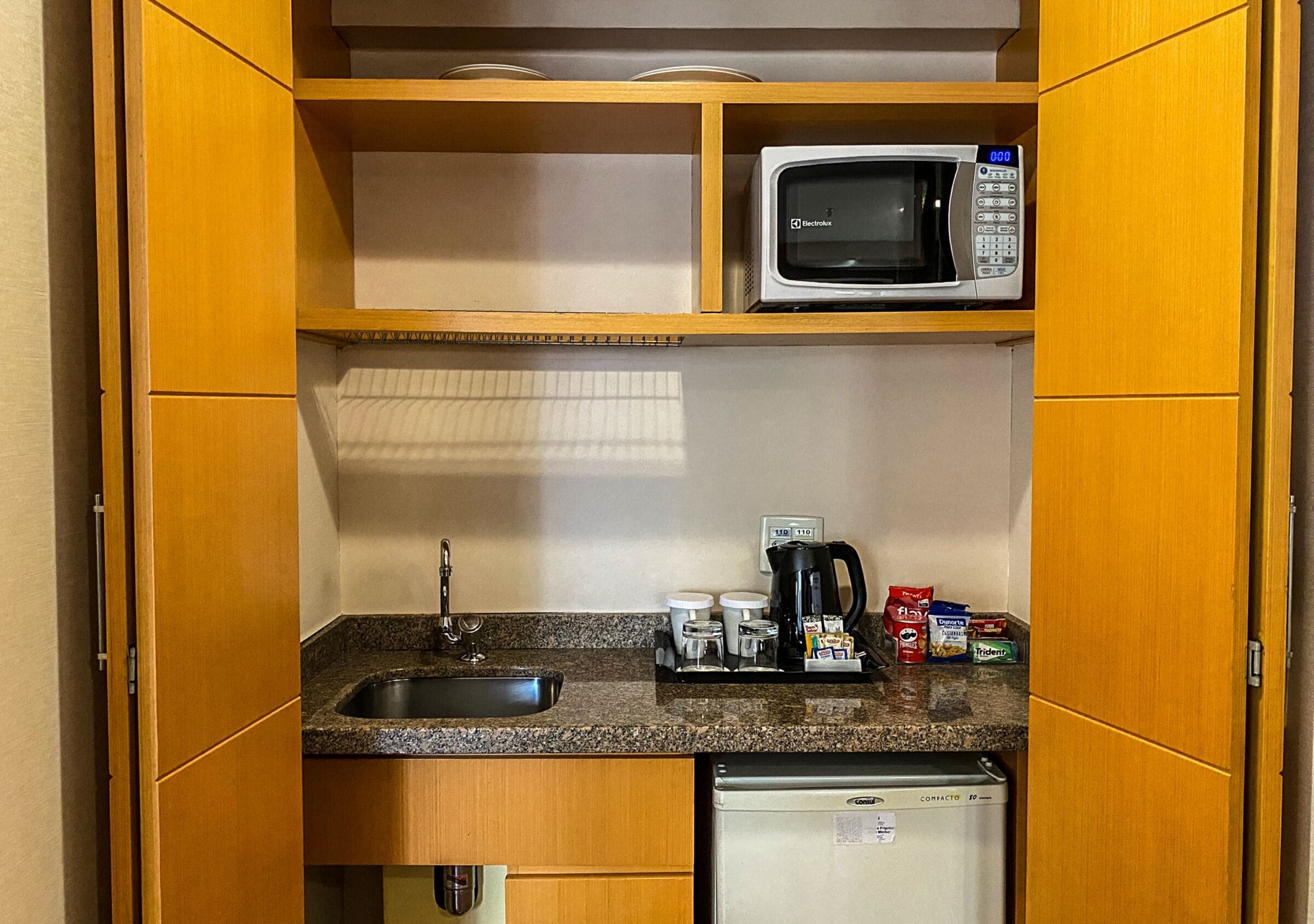 premium double room, 1 bedroom | private kitchen | microwave, coffee/tea maker