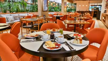 Free daily buffet breakfast