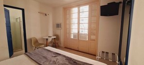 Standard Double or Twin Room, 1 Double or 2 Single Beds | Free WiFi, bed sheets - Copacabana Blue Hotel (Rio de Janeiro)