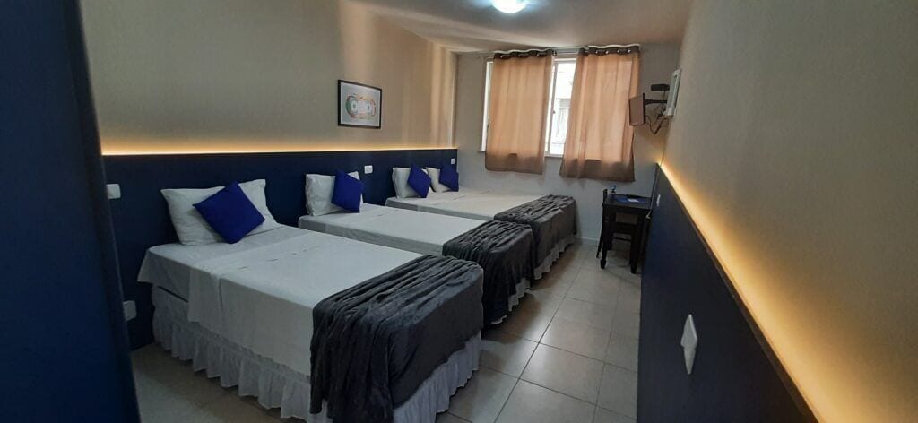 Habitación cuádruple estándar | Wifi gratis y ropa de cama 