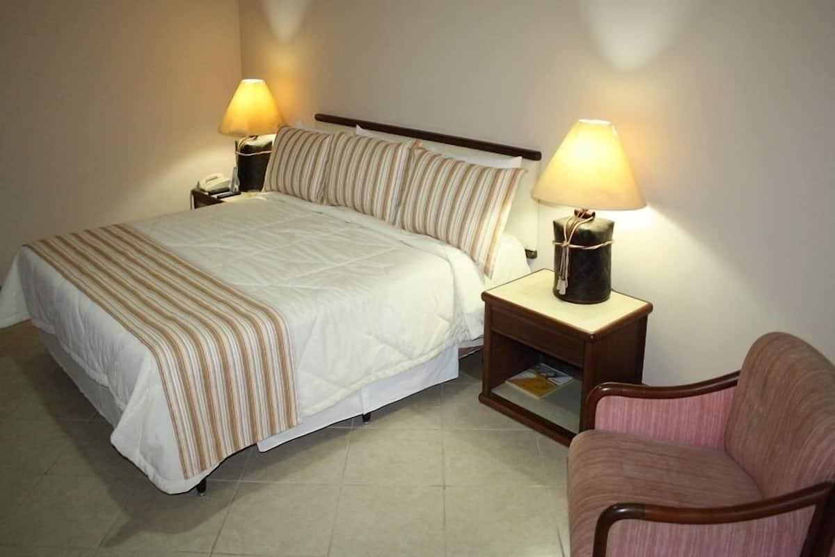 Suite, 1 Double Bed | Minibar, desk, free cribs/infant beds, rollaway beds