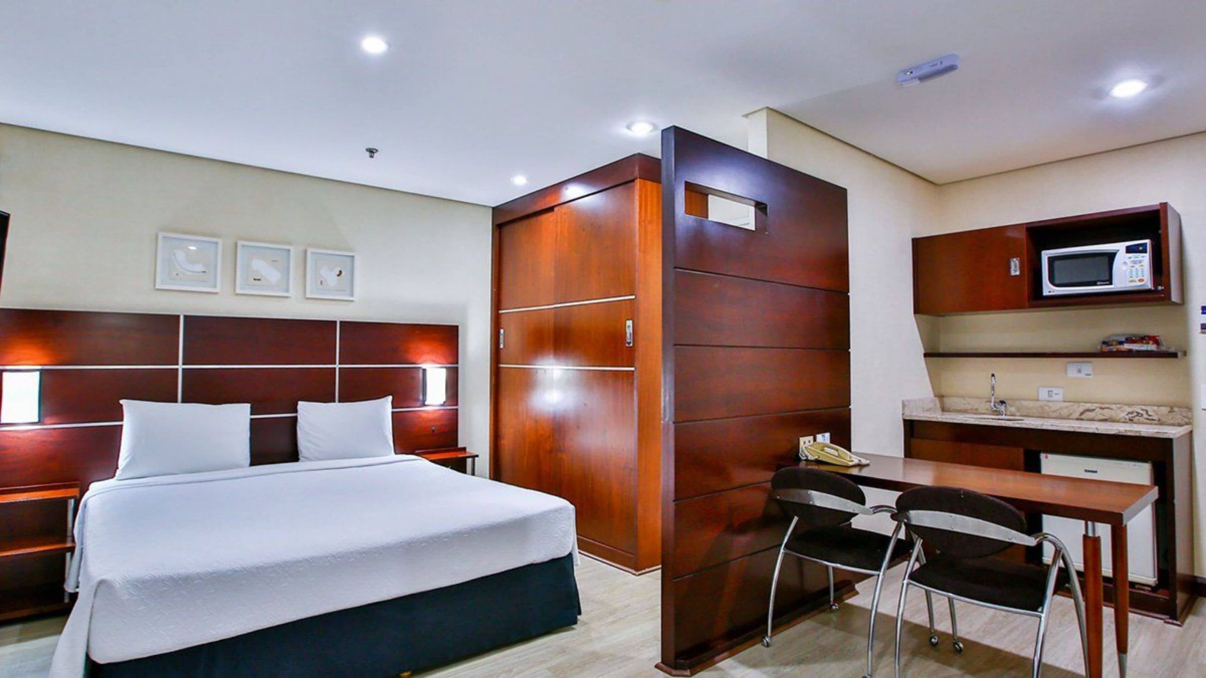 standard double room | 1 bedroom, minibar, in-room safe, desk