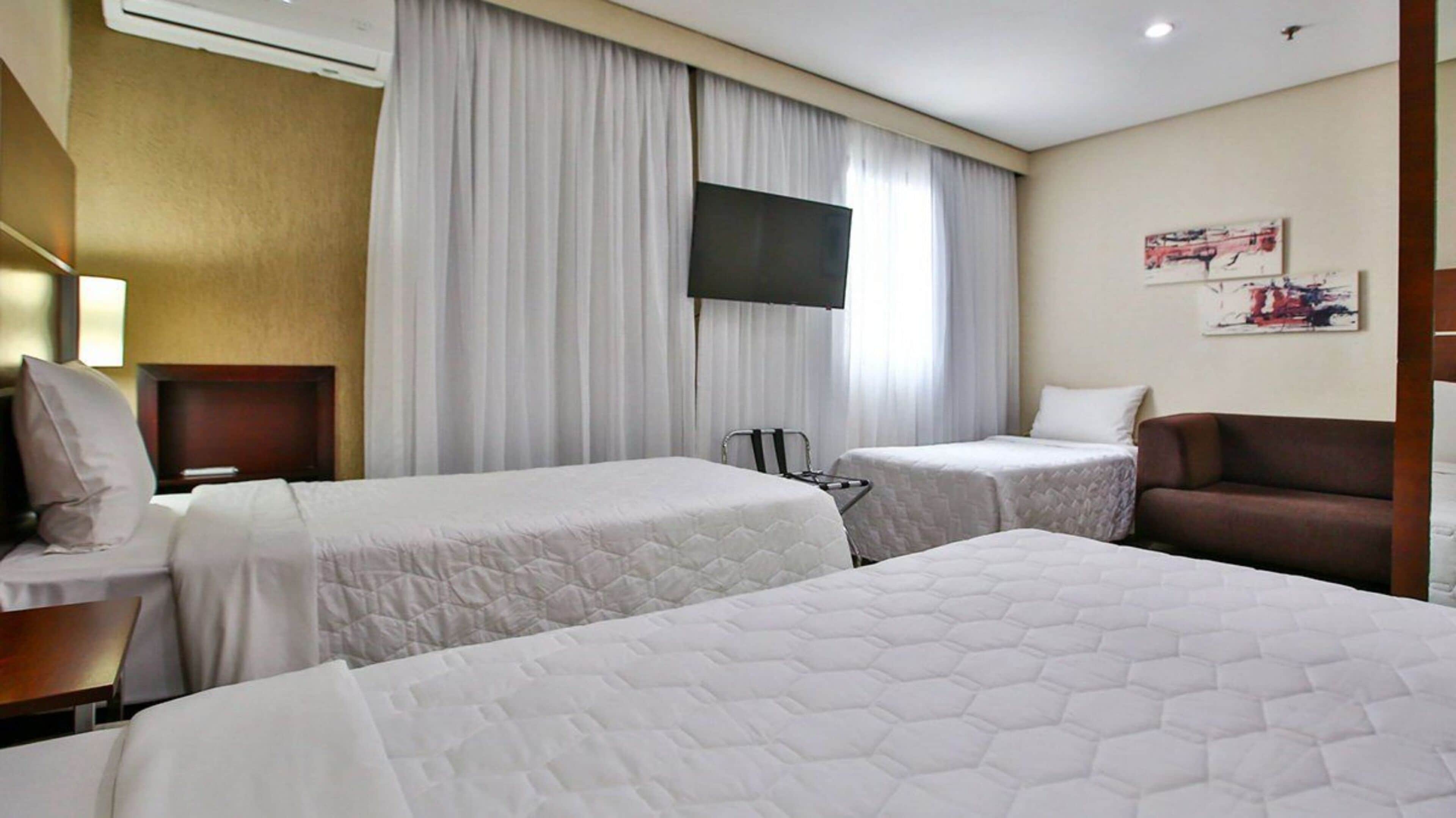 standard triple room, 3 single beds | 1 bedroom, minibar, in-room safe, desk