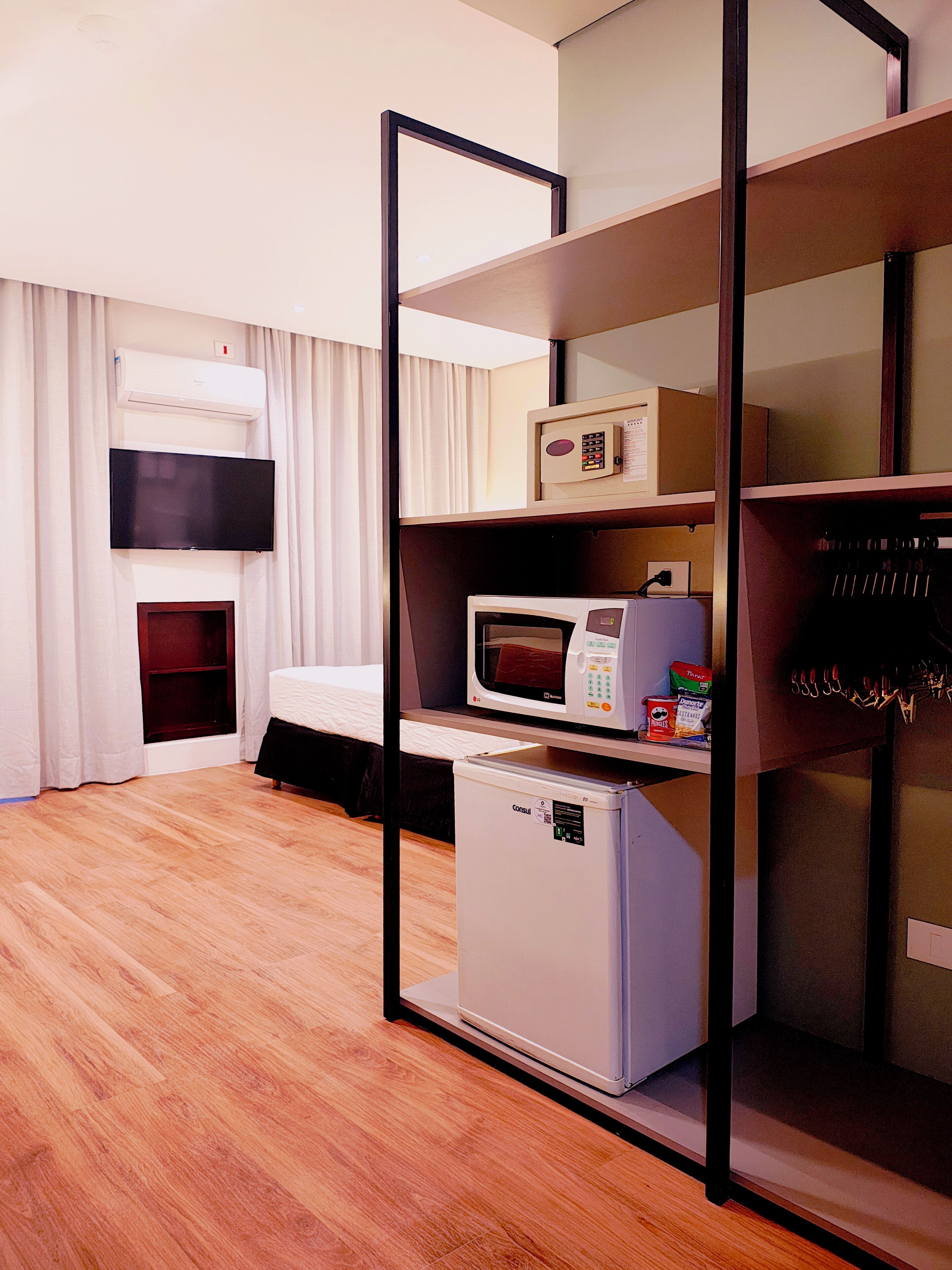 standard studio, 1 double bed with sofa bed | 1 bedroom, minibar, in-room safe, desk