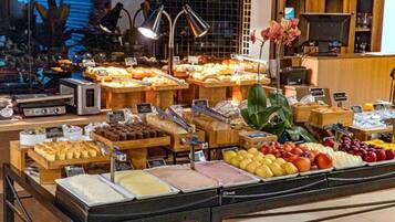 Colazione a buffet inclusa, servita tutte le mattine