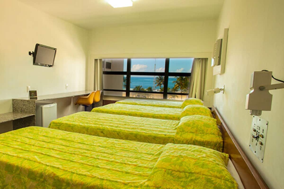 1 chambre, minibar, coffres-forts dans les chambres, bureau