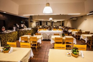 Petit déjeuner buffet compris tous les jours