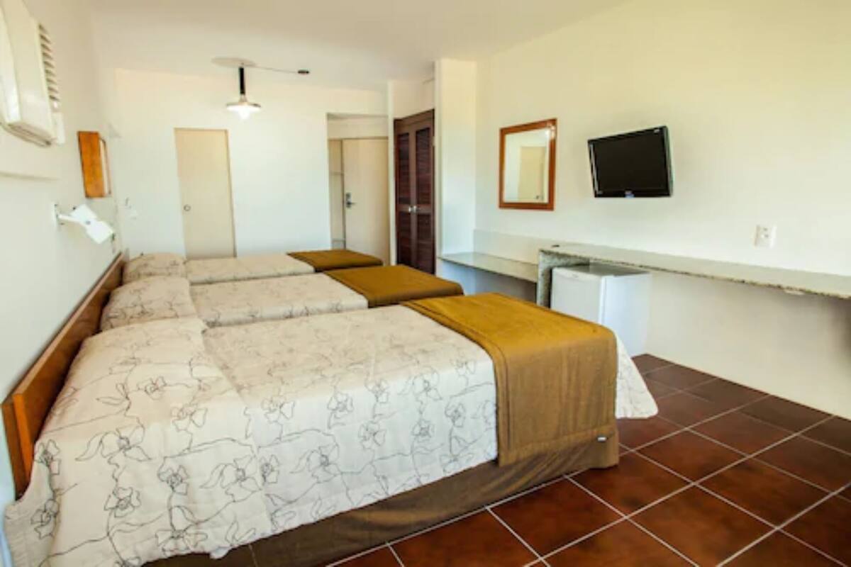 1 chambre, minibar, coffres-forts dans les chambres, bureau