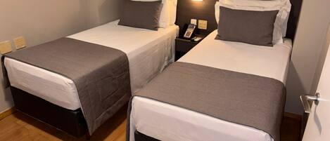 Minibar, in-room safe, blackout drapes, WiFi (free)