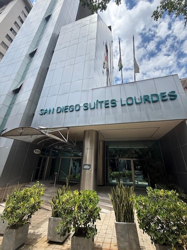 San Diego Suites Lourdes