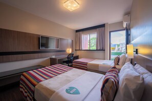 Quarto Twin ( 2 camas de Solteiro) | Minibar, décoration personnalisée, rideaux occultants, Wi-Fi gratuit