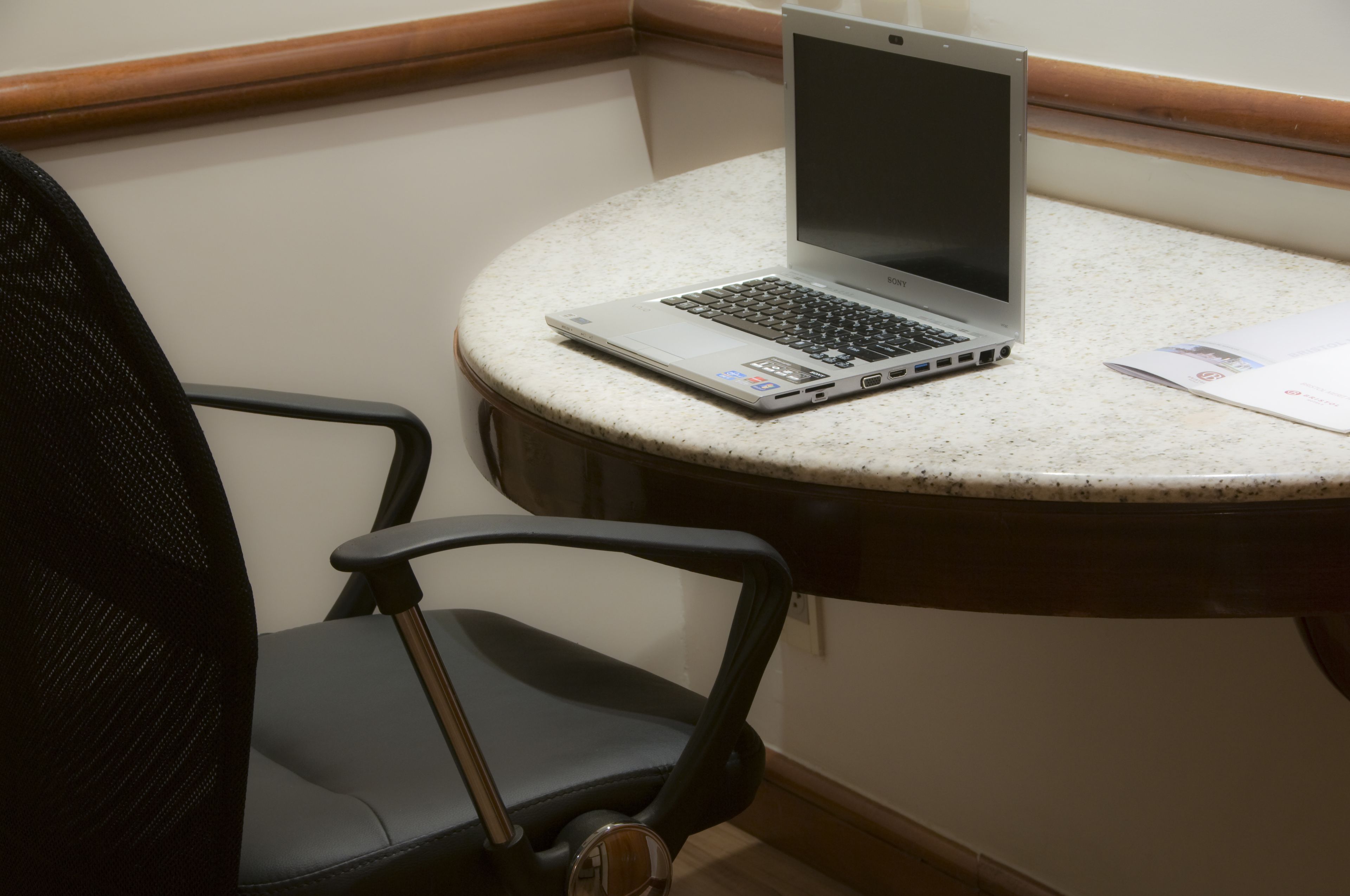 in-room business centre