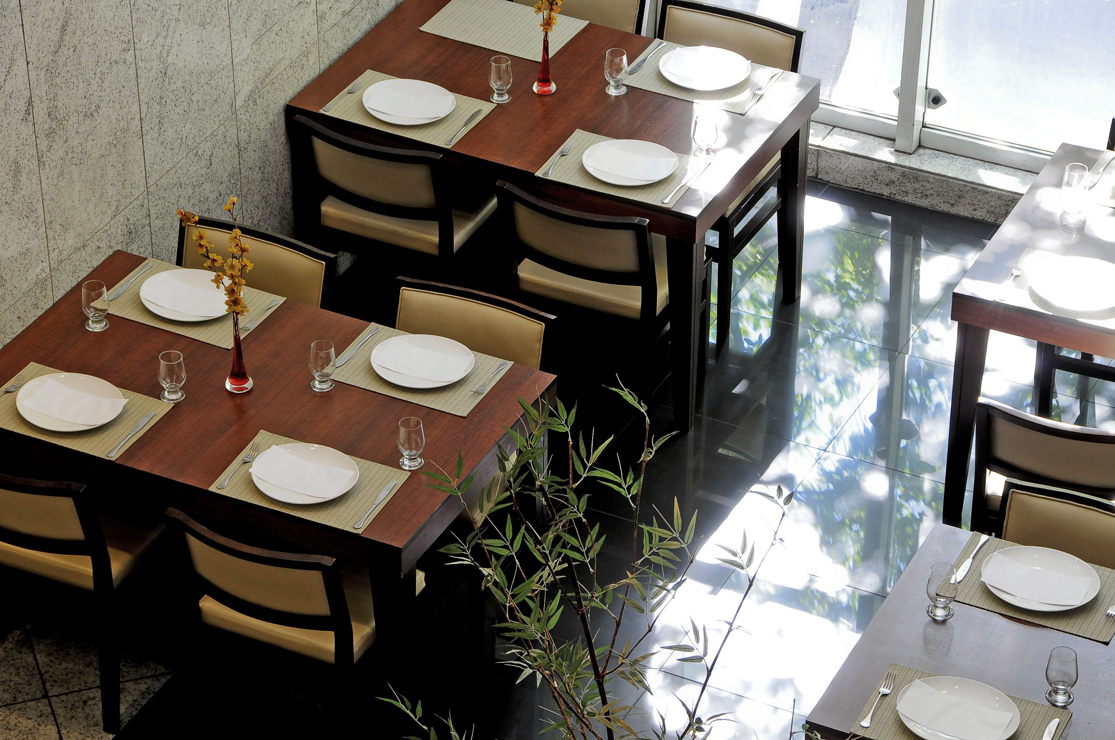 breakfast, lunch and dinner served