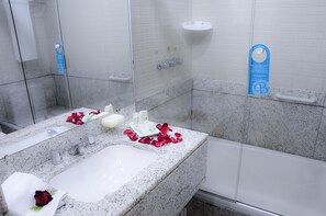 Free toiletries, hair dryer, towels - Bristol Merit Hotel (Belo Horizonte)
