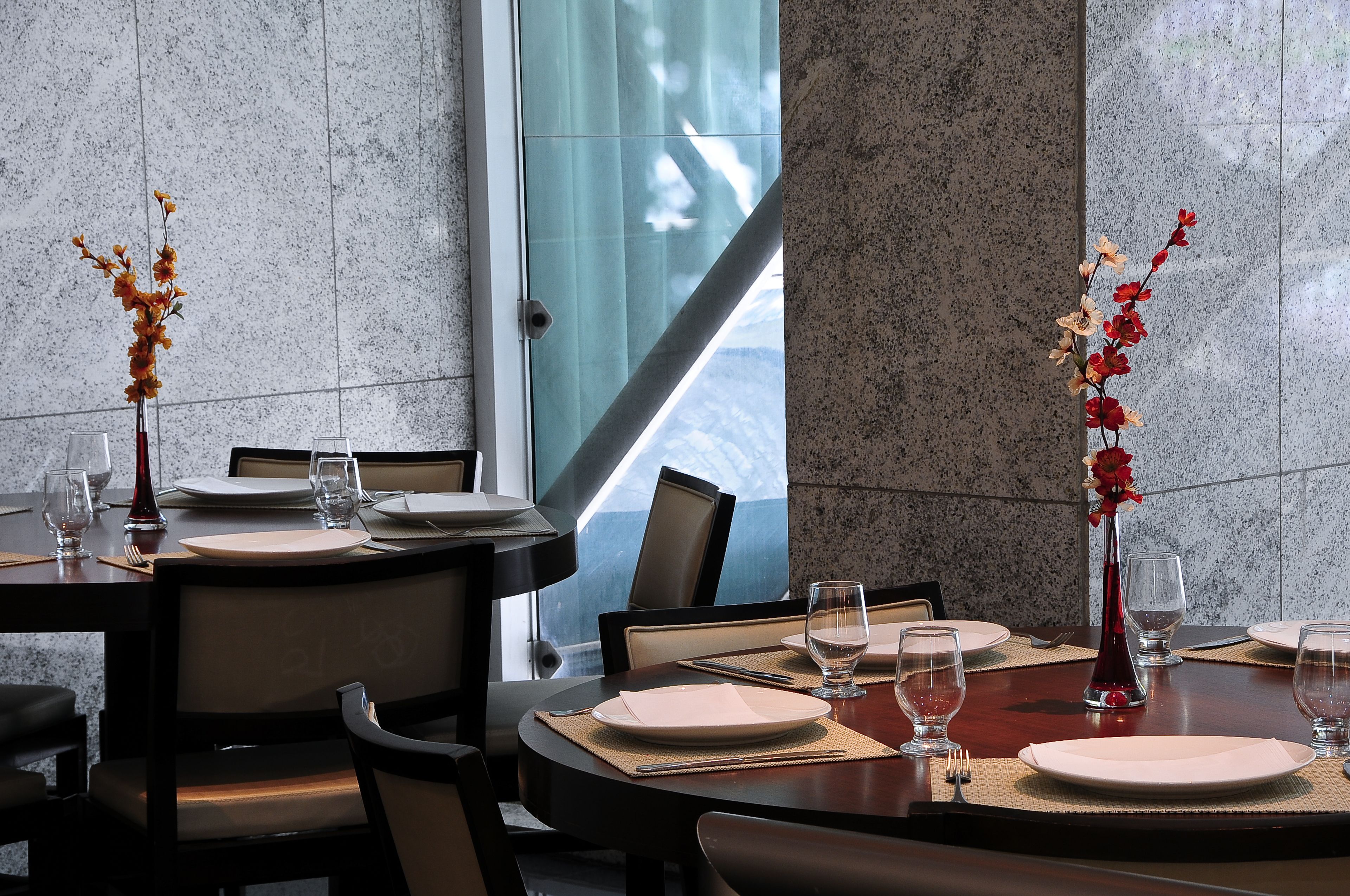 breakfast, lunch and dinner served