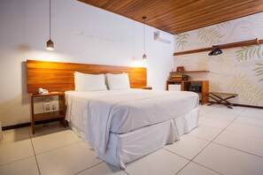 Minibar y caja de seguridad en la habitación 