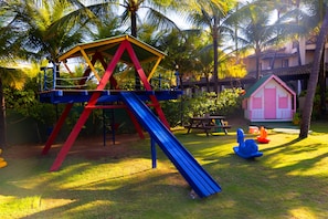 Children’s play area – outdoor