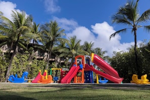 Área de juegos infantiles al aire libre