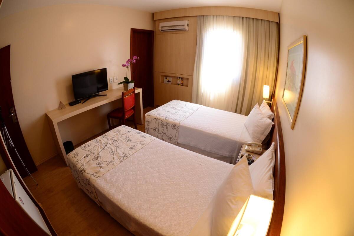 19 bedrooms, hypo-allergenic bedding available, minibar, desk