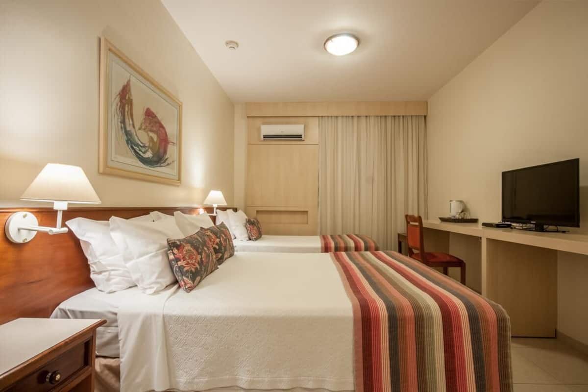 19 bedrooms, hypo-allergenic bedding, minibar, desk