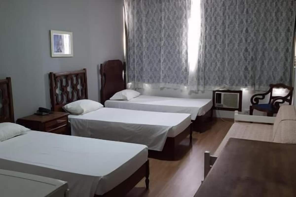 1 bedroom, minibar, desk, laptop workspace