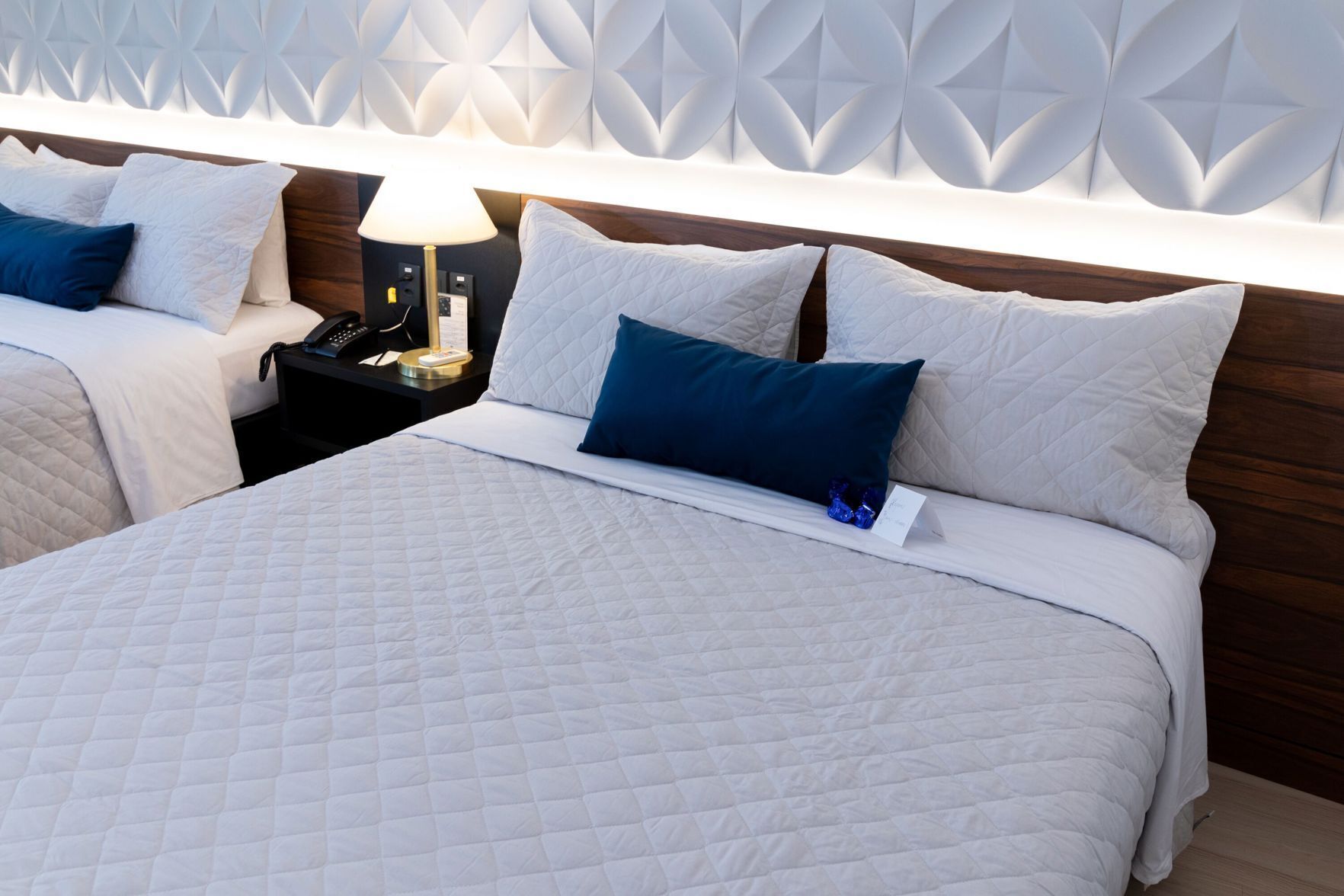 Hypo-allergenic bedding, minibar, in-room safe, desk