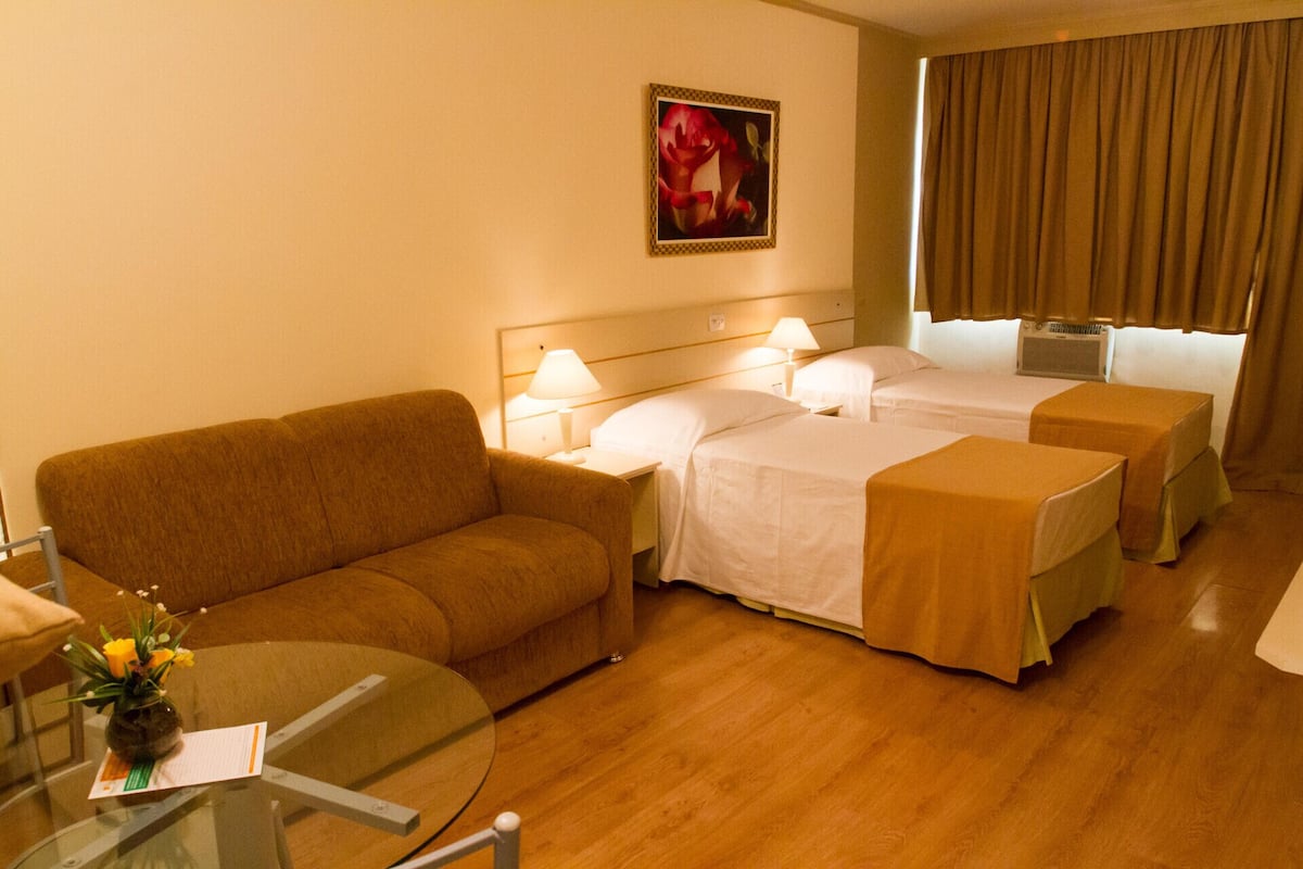 Coffres-forts dans les chambres, bureau, Wi-Fi gratuit, draps fournis