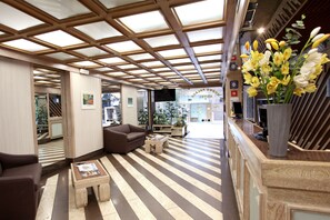 Interior entrance - Mengo Palace Hotel (Rio de Janeiro)