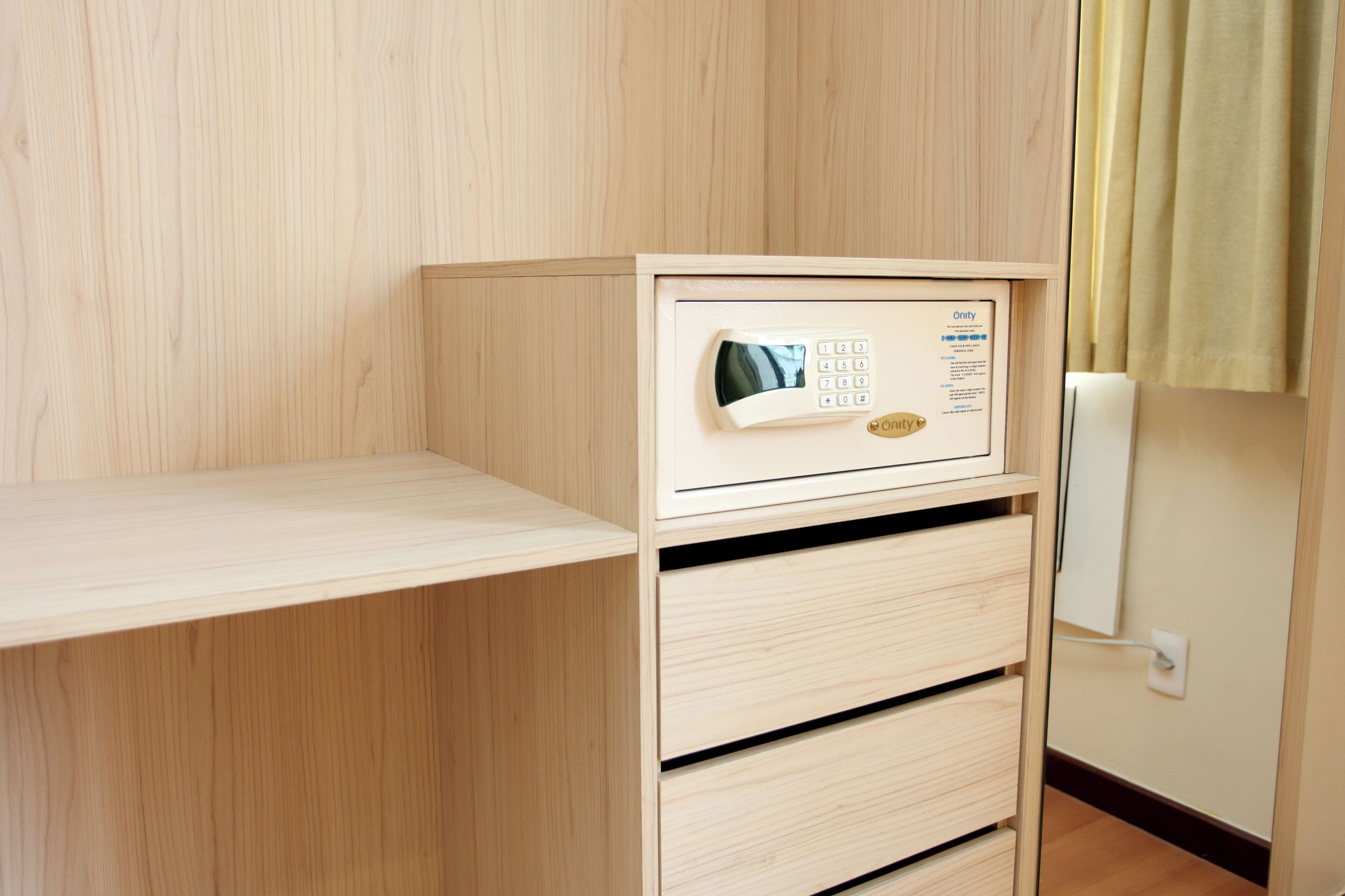 1 bedroom, hypo-allergenic bedding, minibar, in-room safe