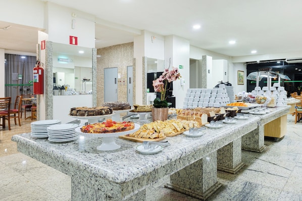 Free daily buffet breakfast