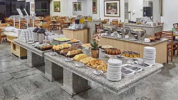 Free daily buffet breakfast