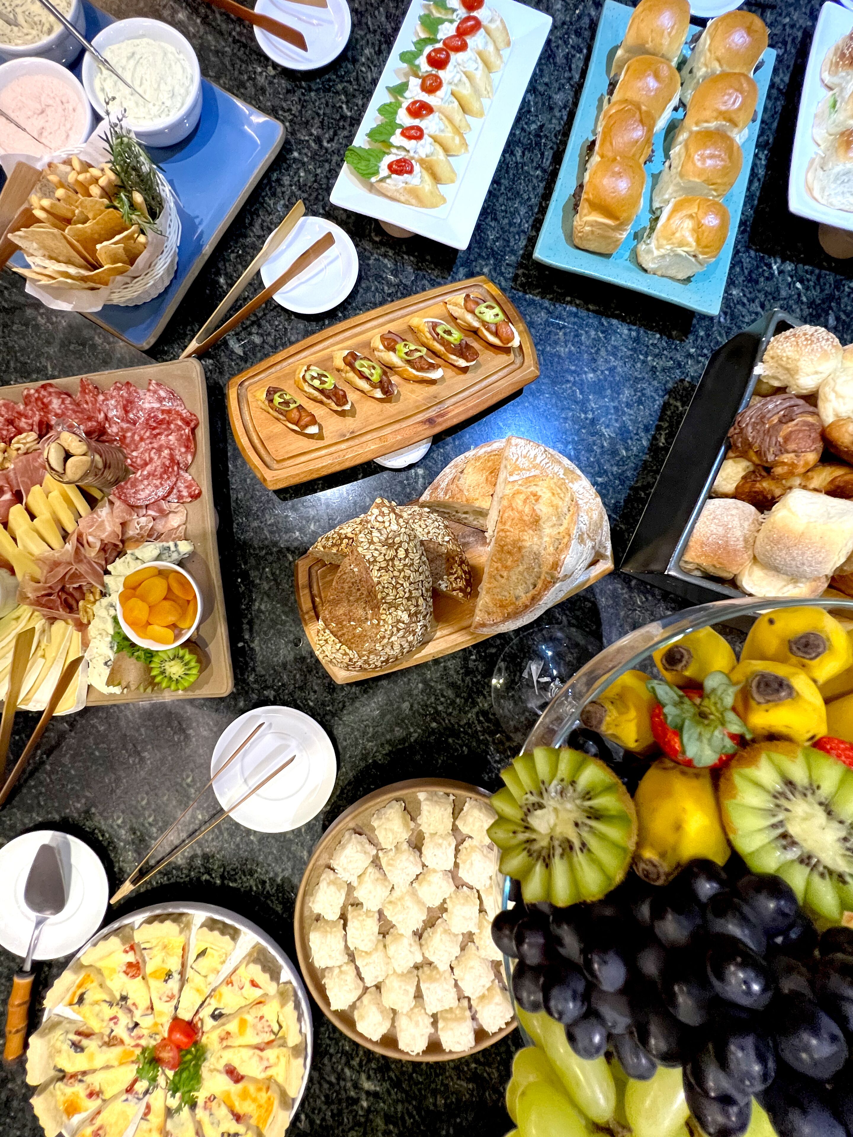 breakfast, lunch and dinner served