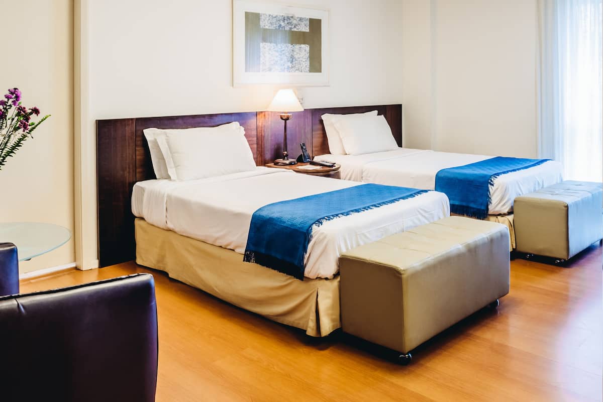 Junior Twin Room, 2 Twin Beds | Premium bedding, minibar, in-room safe, desk