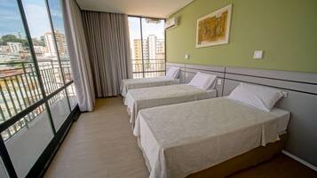 Suite (Master) | Minibar, desk, free WiFi, bed sheets