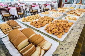 Petit déjeuner buffet compris tous les jours