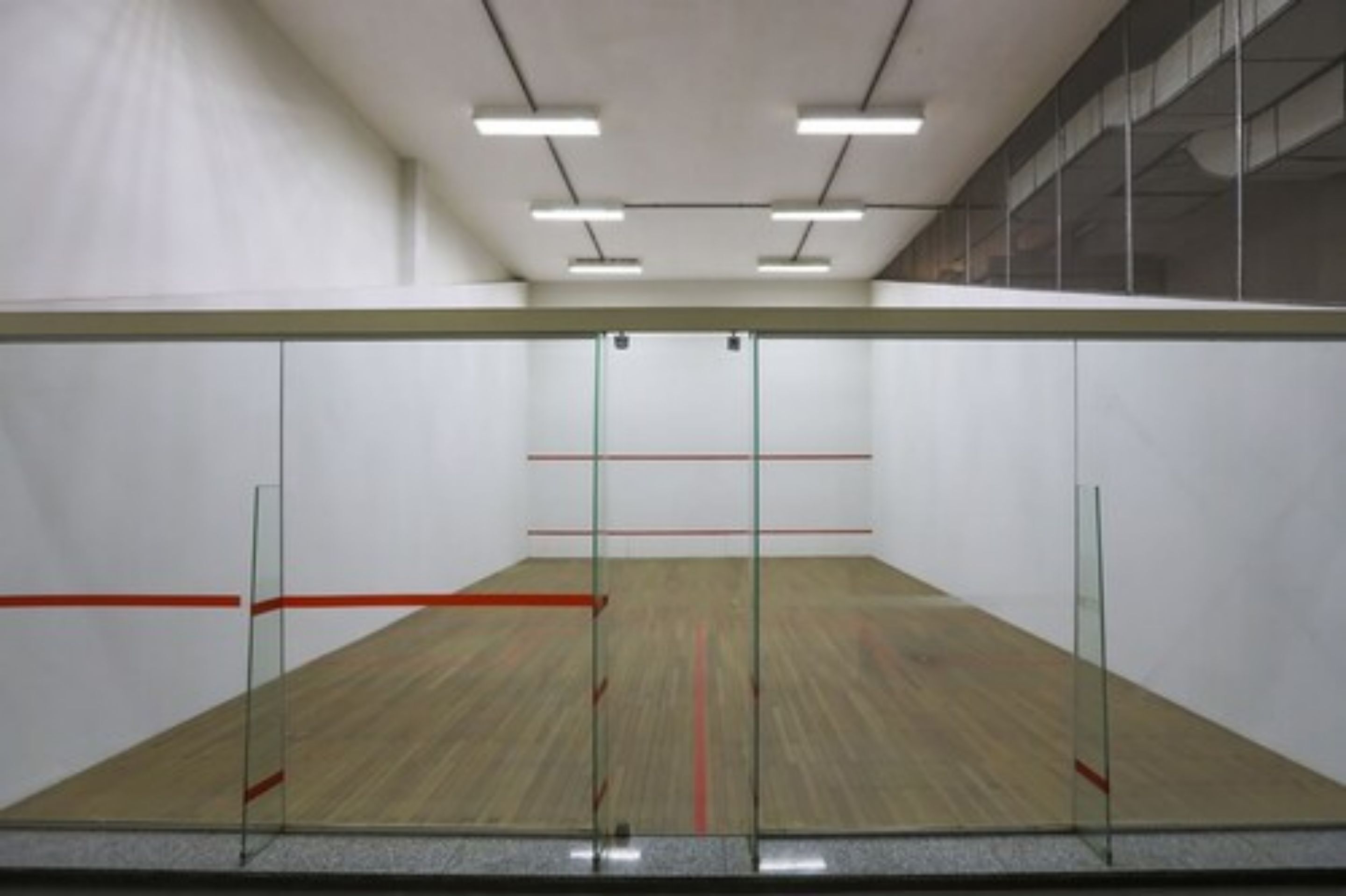 outdoor pool, open 6:00 am to 10:00 pm, pool loungers