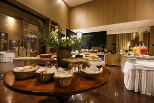 Desayuno bufé gratuito y diario