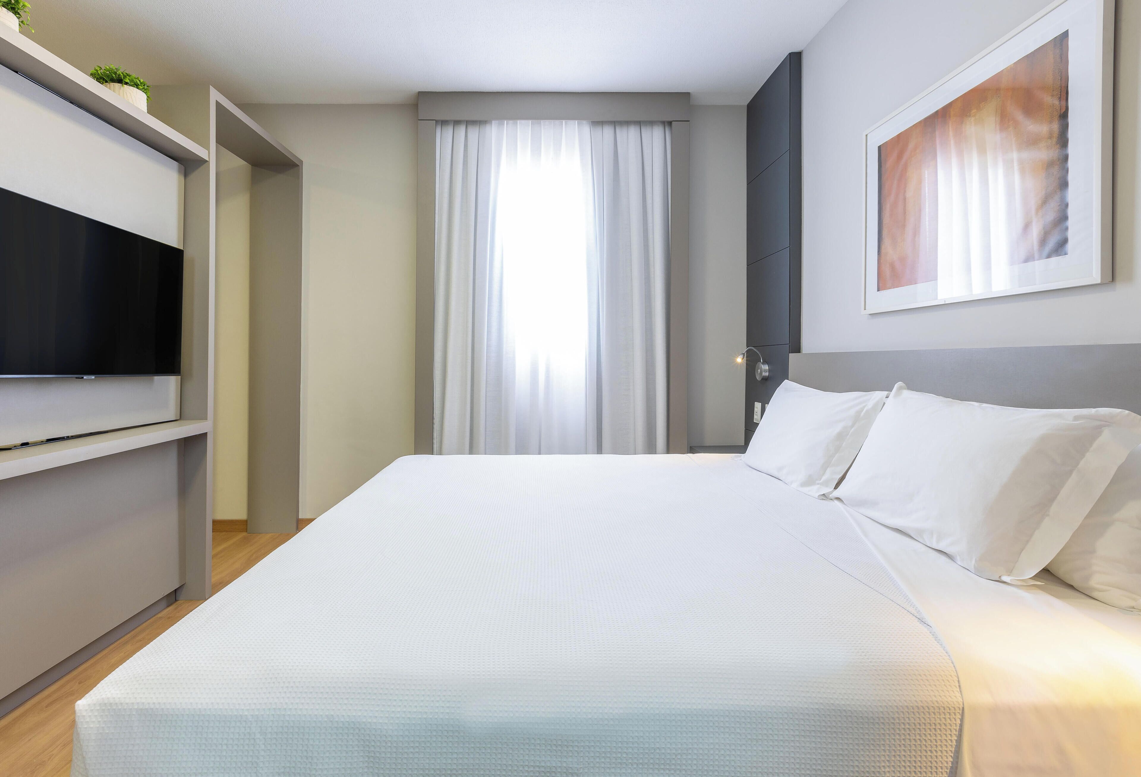 Minibar, coffres-forts dans les chambres, rideaux occultants