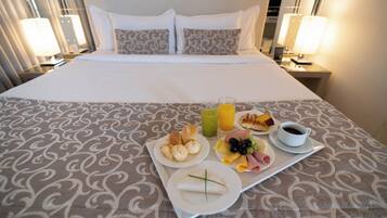 Deluxe Room, 1 Double Bed | Minibar, in-room safe, desk, blackout drapes