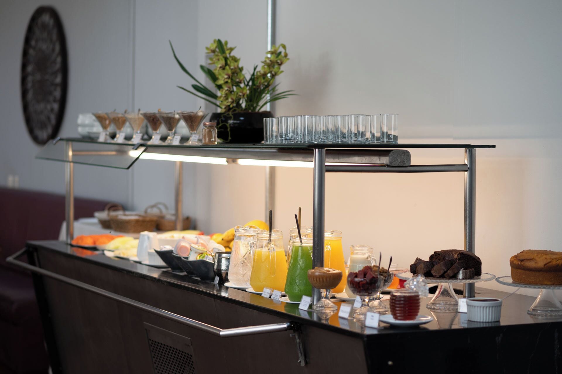 breakfast, lunch and dinner served