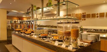 Desayuno bufé gratuito y diario