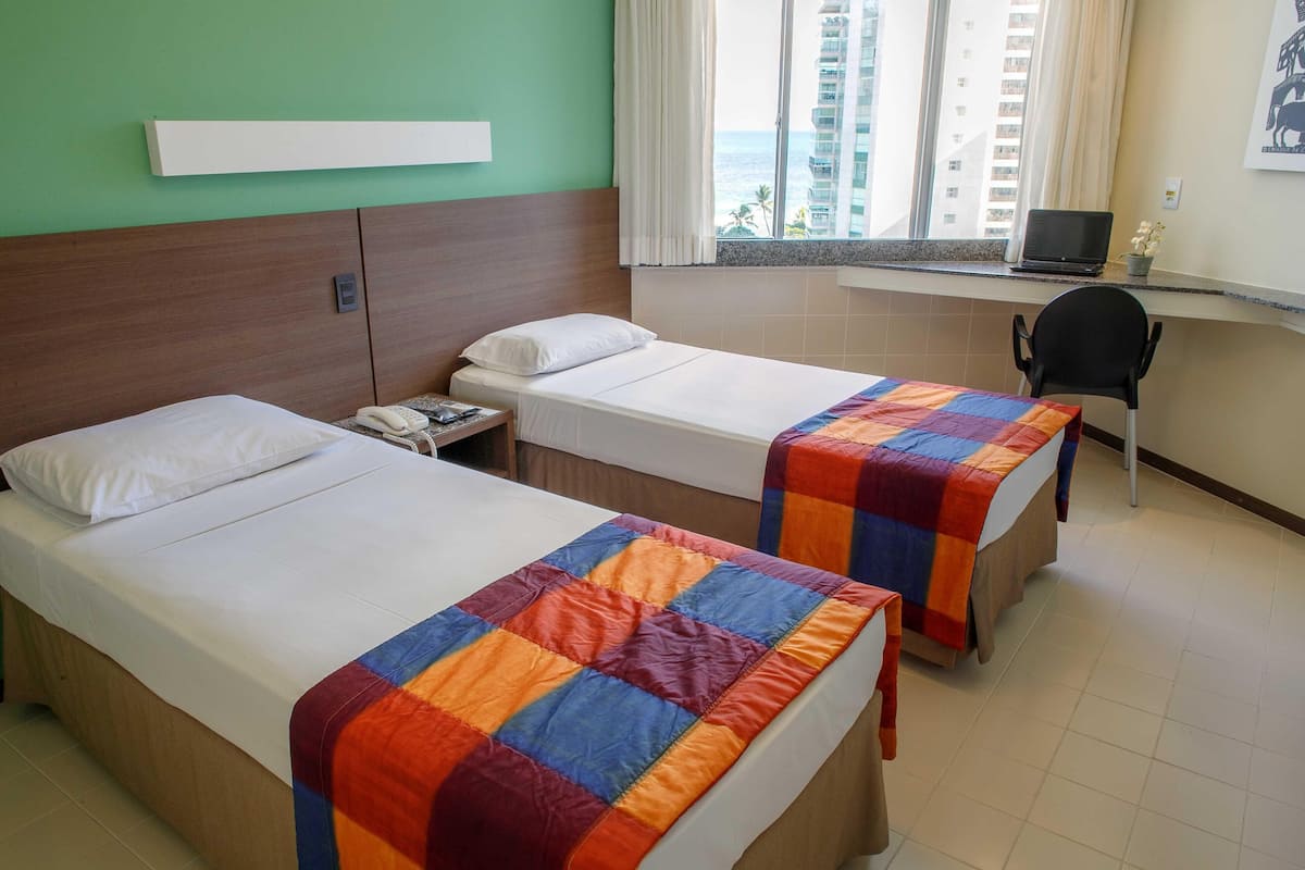 Minibar, in-room safe, WiFi (free), bed sheets